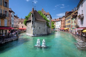Car hire Annecy