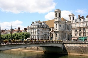 Car hire Besançon